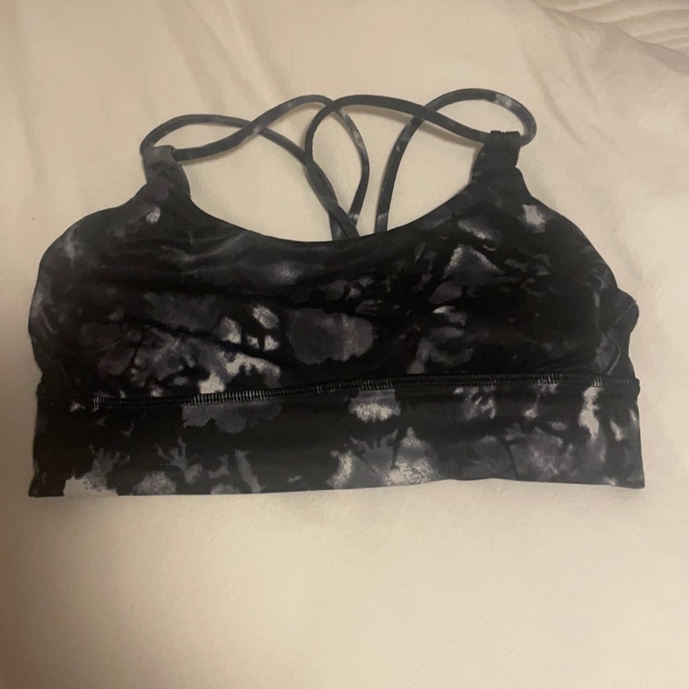 Lululemon size 4 sports bra